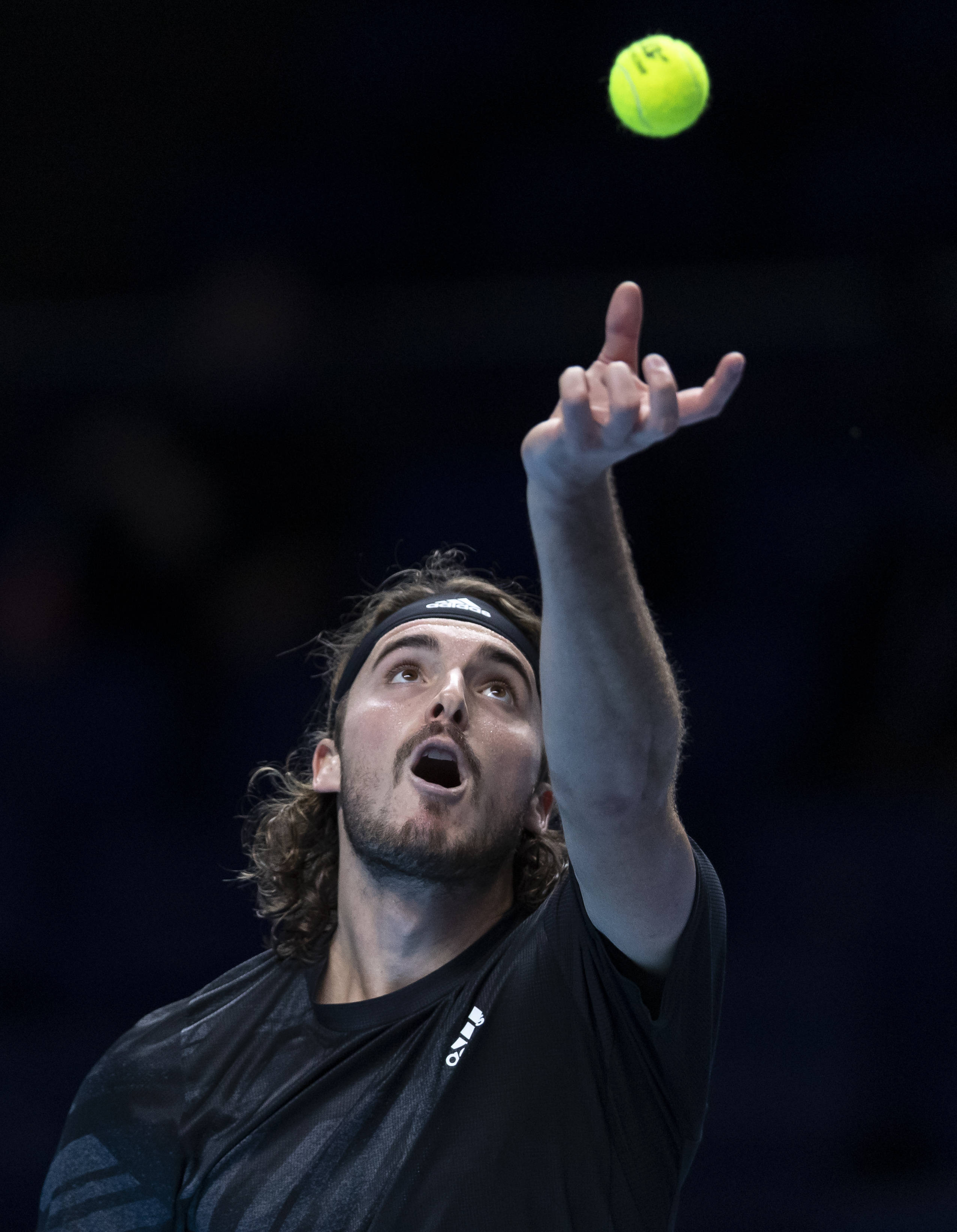 德国网球队强势意大利网球队,西西帕斯关键制胜 德国网球队强势意大利网球队,西西帕斯关键制胜