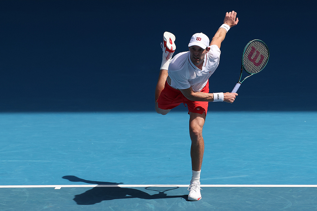 爱游戏官方-澳网鏖战拉沃尔杯，辛纳惊艳四座