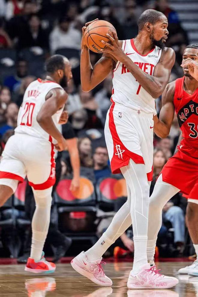 爱游戏体育-步行者力克猛龙，杜兰特刷新纪录